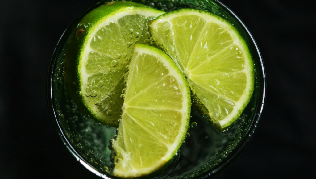 Bebidas mexicanas: Agua de Limón con Chía