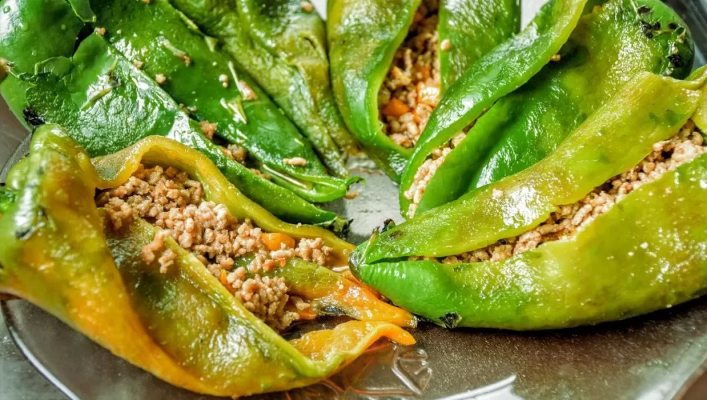 Receta para preparar chile relleno de atún.